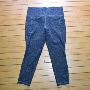 Athleta Salutation Stash II Textured Tight